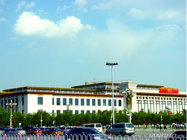 中国国家博物馆幕墙施工全面进入收尾阶段